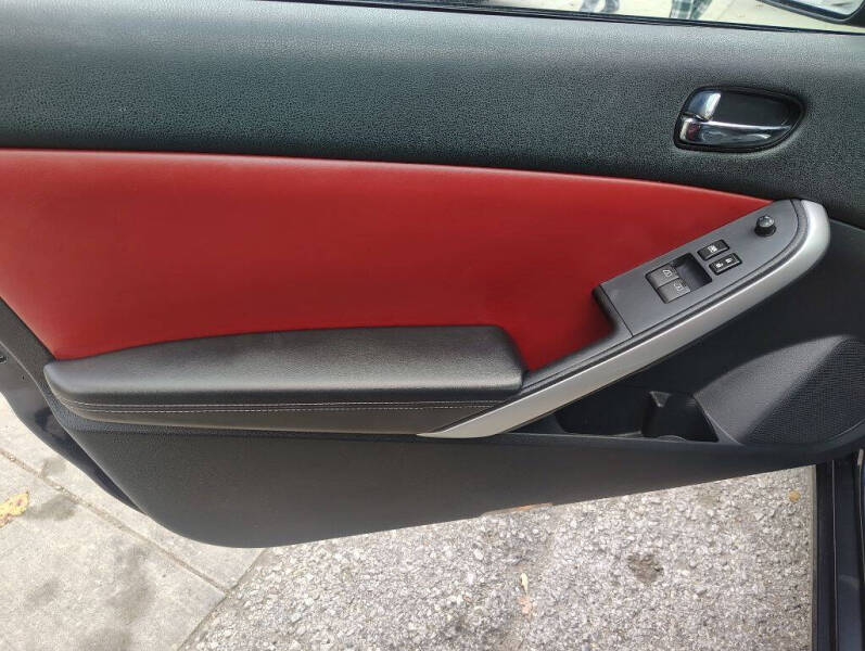 2010 Nissan Altima 3.5 SR