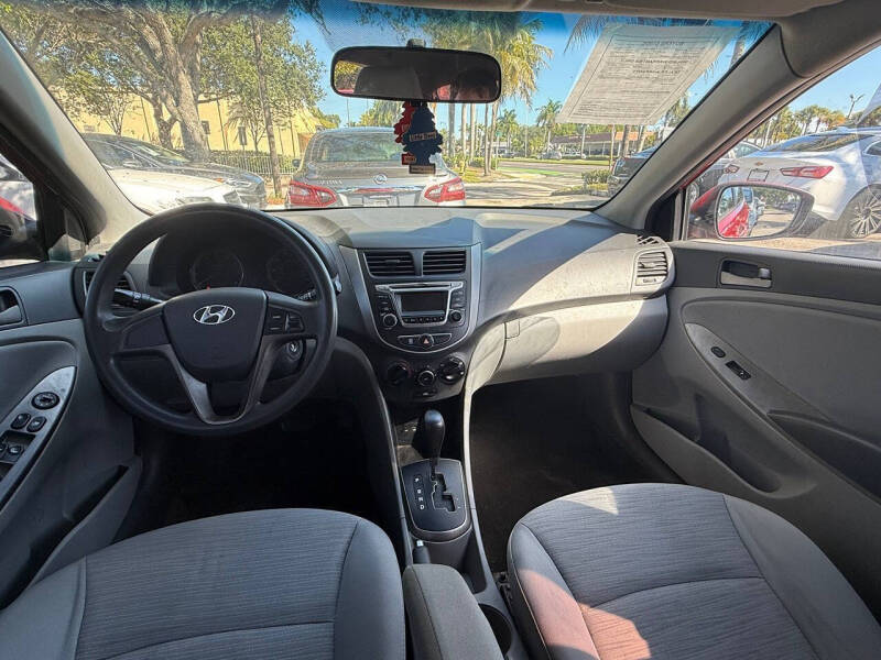 2017 Hyundai Accent SE