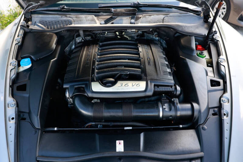 2014 Porsche Cayenne Platinum