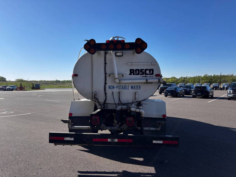 2004 Freightliner M2 106