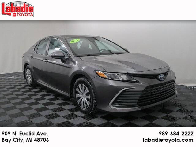 2022 Toyota Camry Hybrid LE