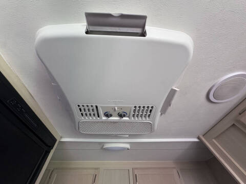 2018 Winnebago 1706FB