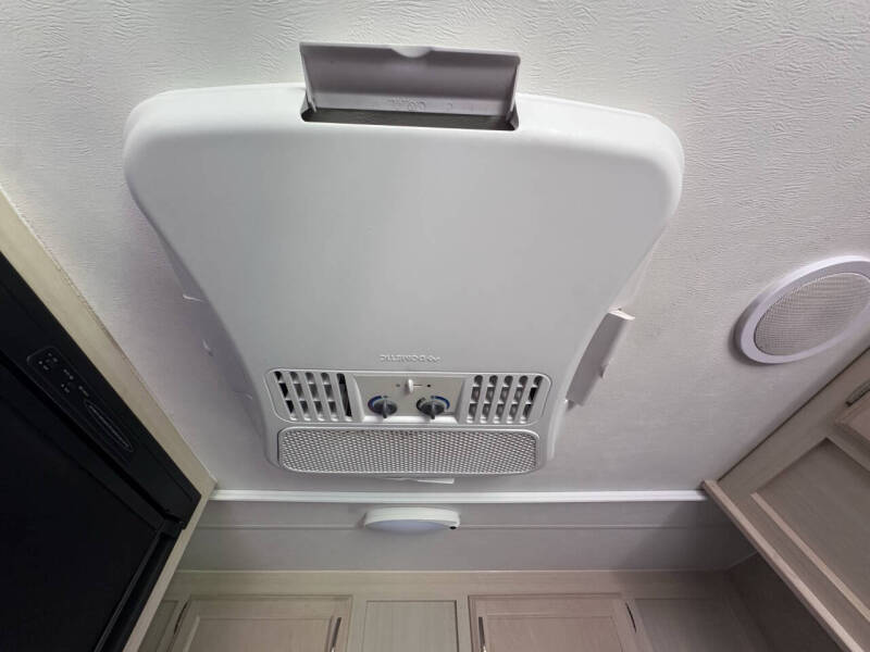 2018 Winnebago 1706FB