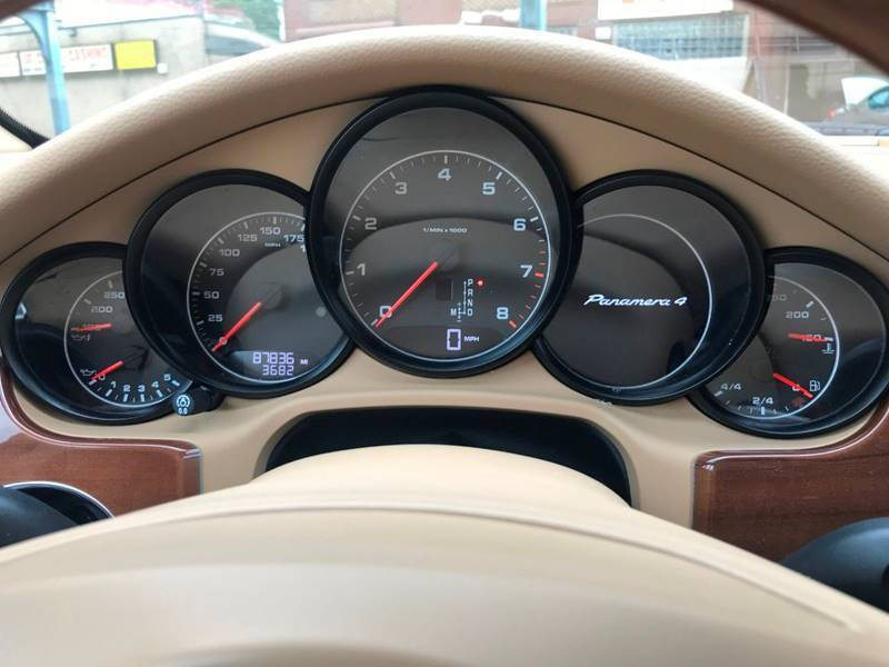 2011 Porsche Panamera 4