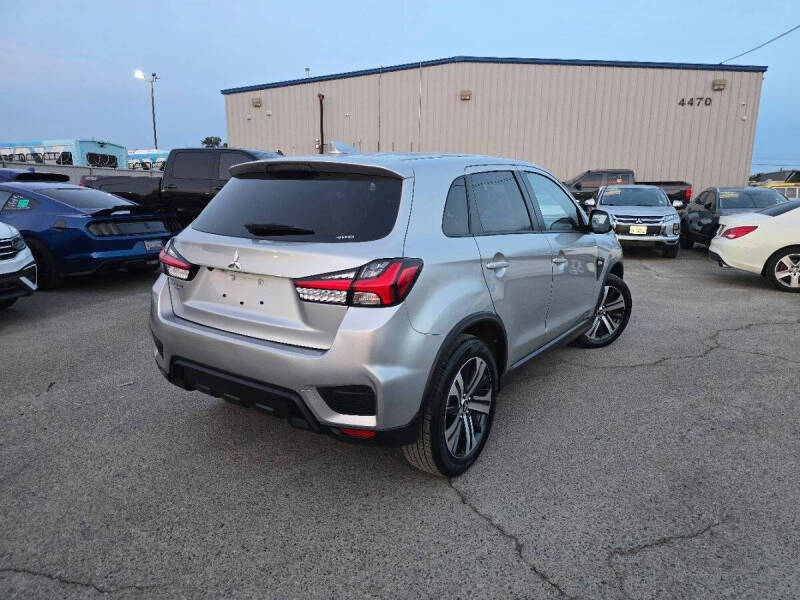 2025 Mitsubishi Outlander Sport LE