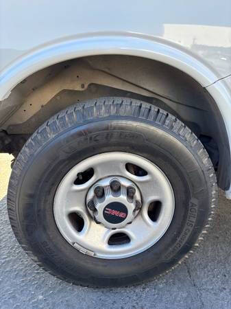 2021 GMC Savana 2500