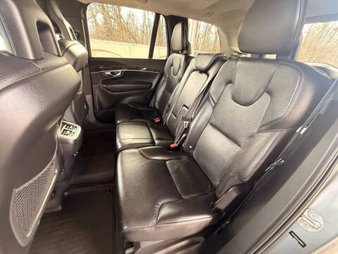 2018 Volvo XC90 T6 Momentum