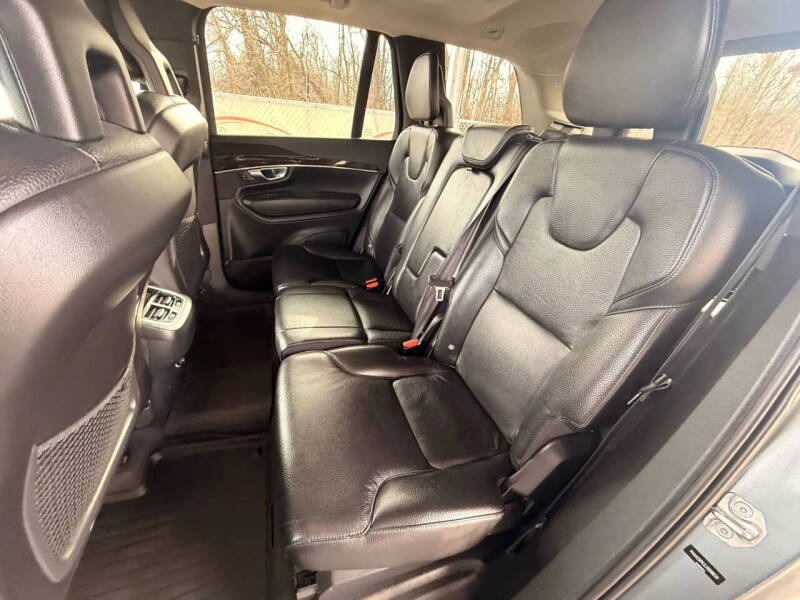 2018 Volvo XC90 T6 Momentum
