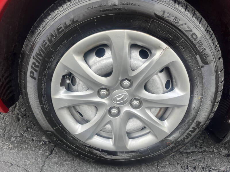 2013 Hyundai Accent GLS