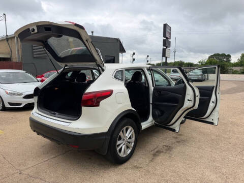 2017 Nissan Rogue Sport S