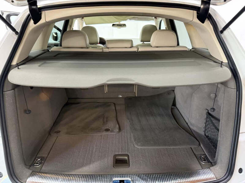 2011 Audi Q5 2.0T quattro Premium Plus