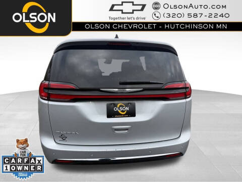 2024 Chrysler Pacifica Touring L