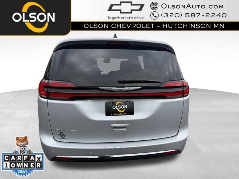 2024 Chrysler Pacifica Touring L