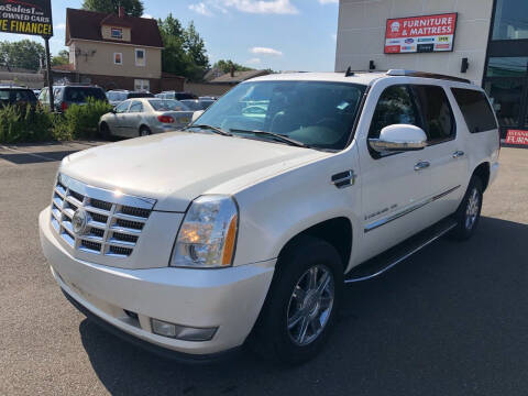 2007 Cadillac Escalade ESV for sale at MAGIC AUTO SALES in Little Ferry NJ
