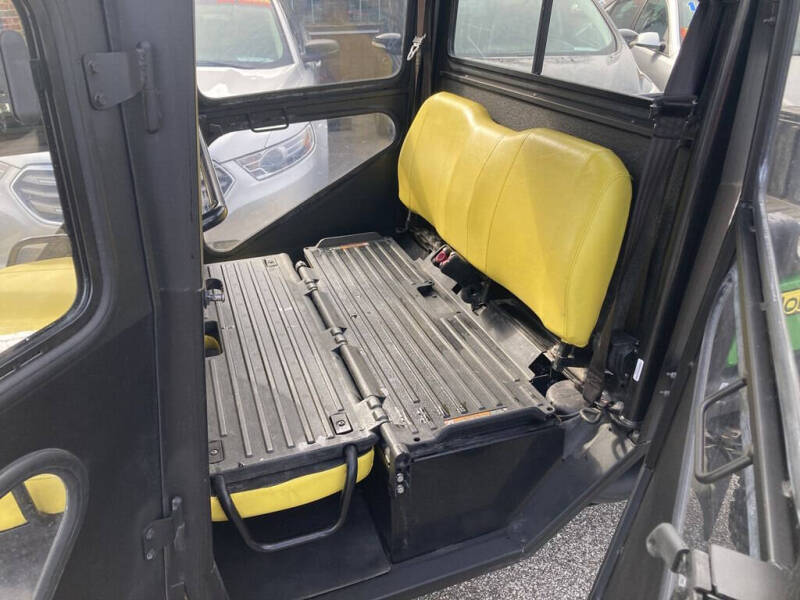 2018 John Deere GATOR 825M4X4