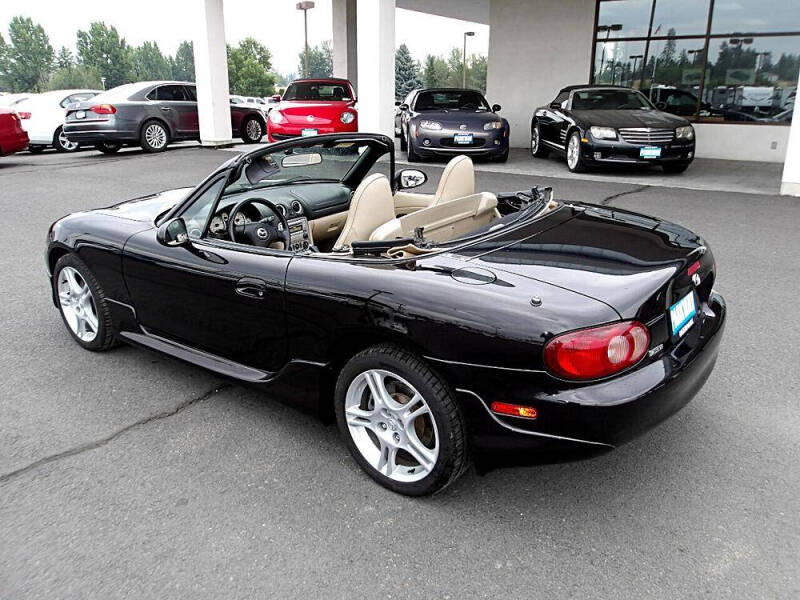 2004 Mazda MX-5 Miata