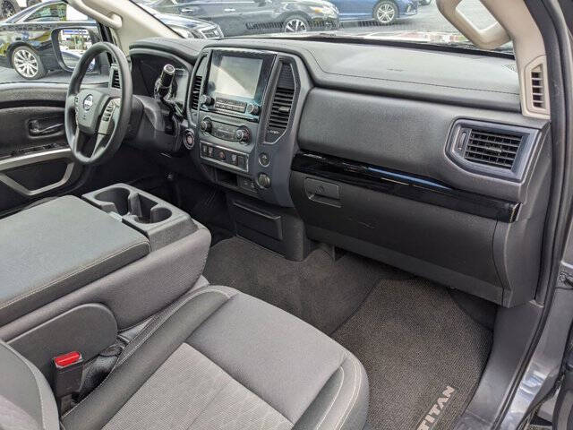 2022 Nissan Titan 9