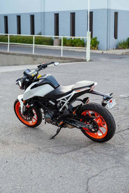 2021 KTM 200 Duke