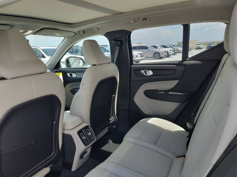 2026 Volvo XC40 B5 Plus