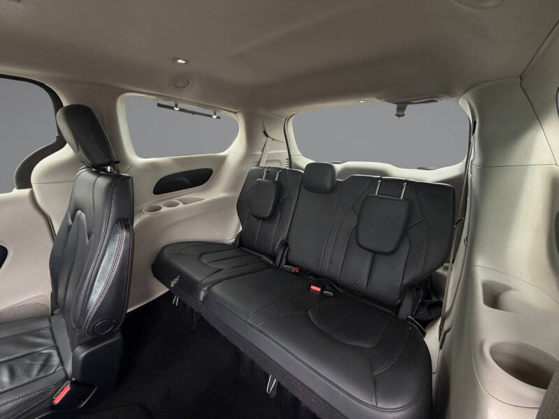 2020 Chrysler Pacifica Touring L