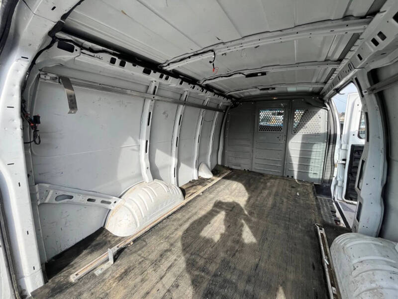 2017 GMC Savana 2500