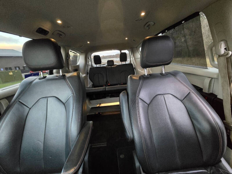 2020 Chrysler Pacifica Touring L