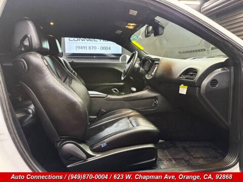 2016 Dodge Challenger SXT Plus