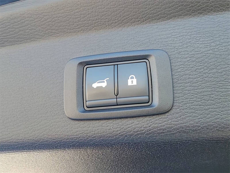 2024 Mitsubishi Outlander PHEV SE