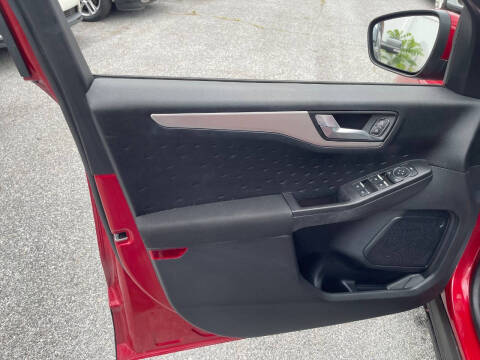 2020 Ford Escape SE