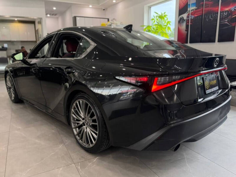 2023 Lexus IS 300