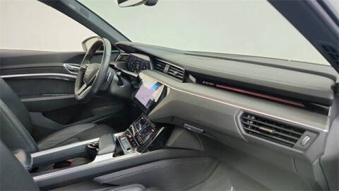 2023 Audi e-tron S Sportback quattro Prestige