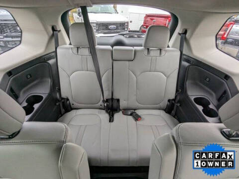 2023 Honda Pilot EX-L w/Rear Captain's Chairs