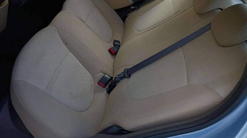 2012 Hyundai Accent GLS