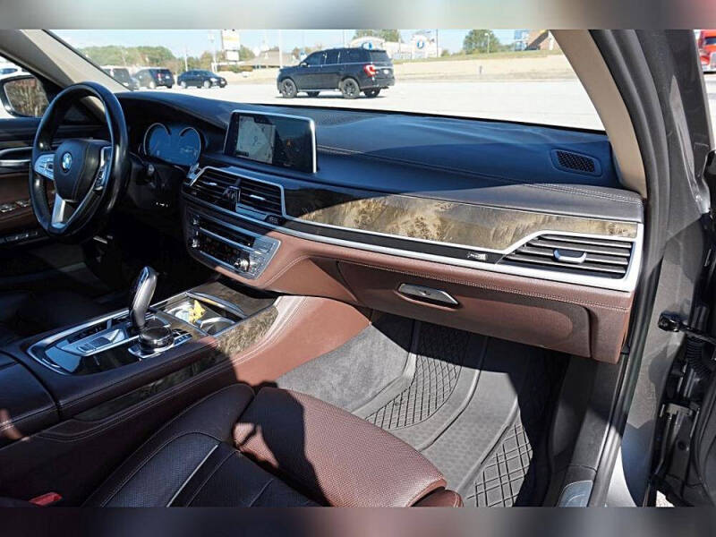 2017 BMW 7 Series 740i