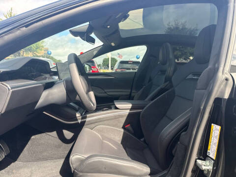 2025 Tesla Model S Plaid