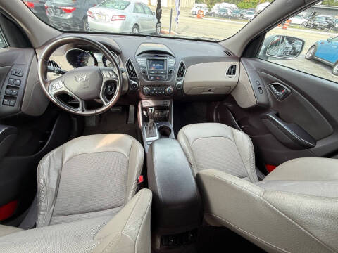 2015 Hyundai Tucson SE