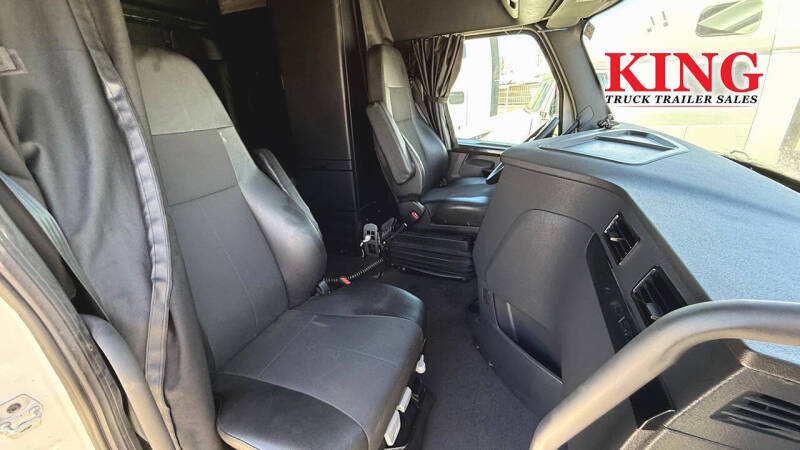 2023 Freightliner Cascadia