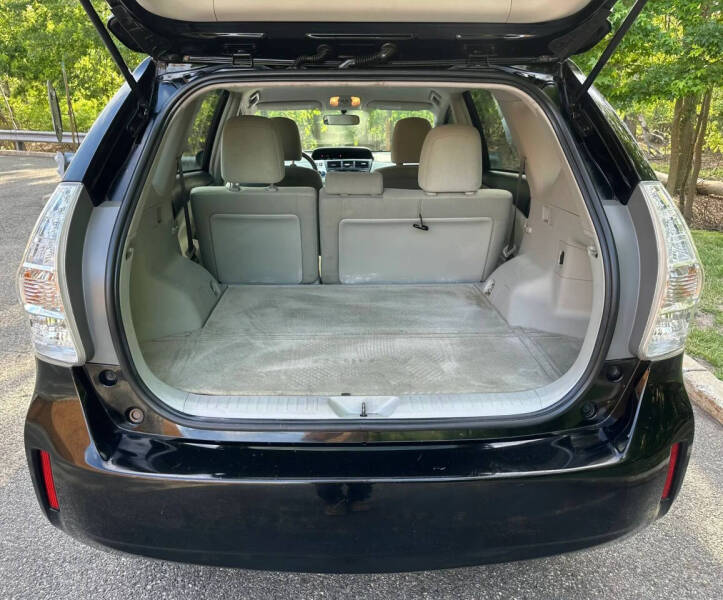 2013 Toyota Prius v Three