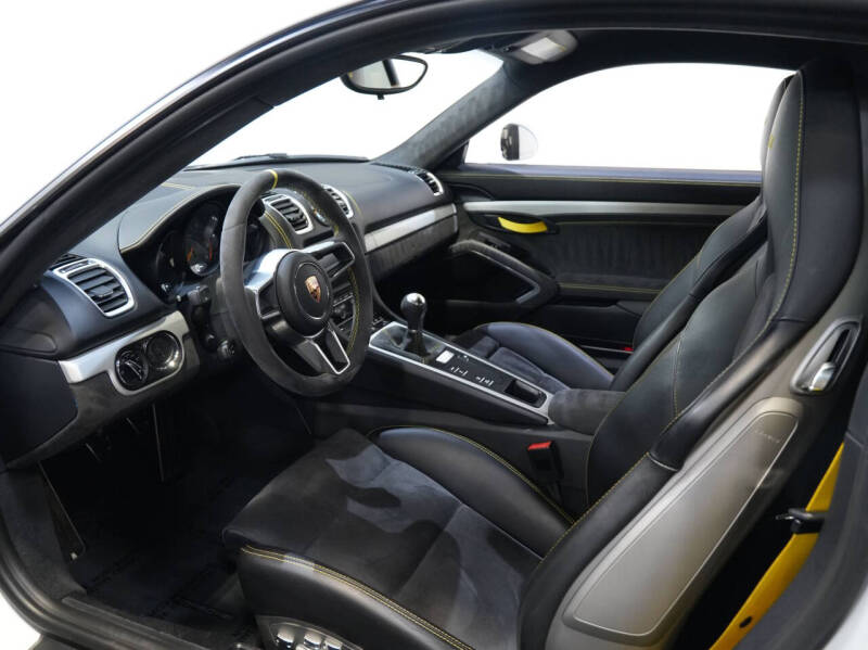 2016 Porsche Cayman GT4