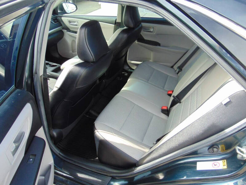 2017 Toyota Camry SE