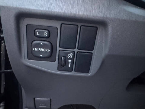 2010 Toyota Prius III