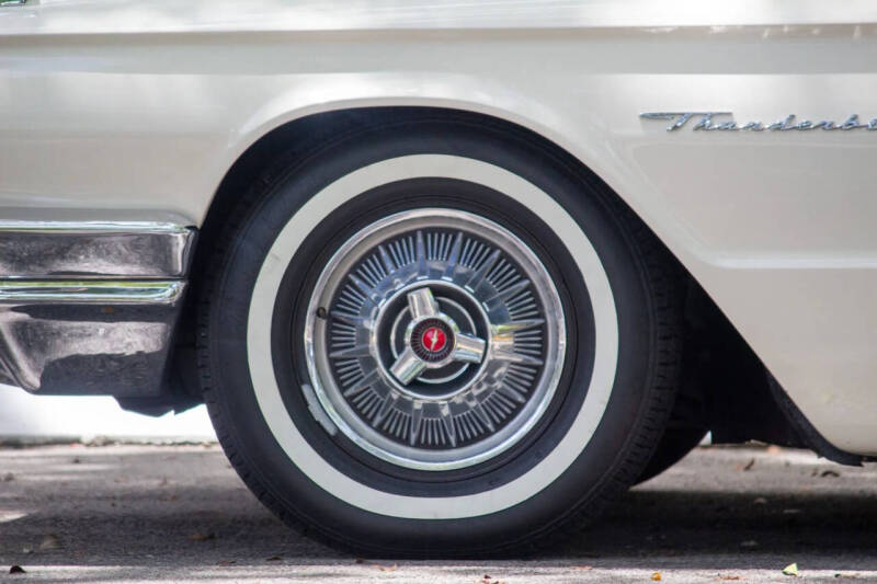 1964 Ford Thunderbird
