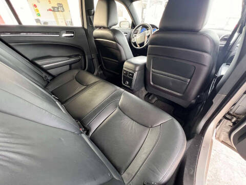 2011 Chrysler 300 Limited