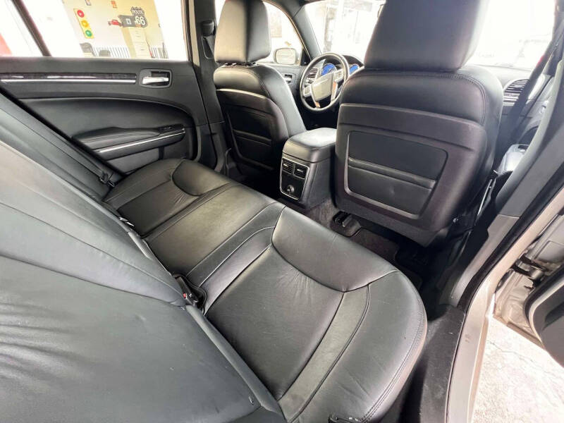 2011 Chrysler 300 Limited