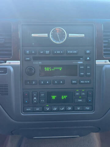 2007 Lincoln Town Car Signature Limited