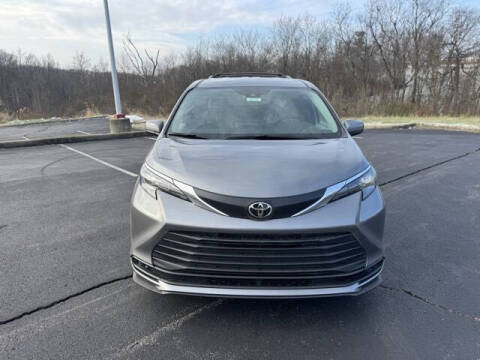 2026 Toyota Sienna LE 8-Passenger