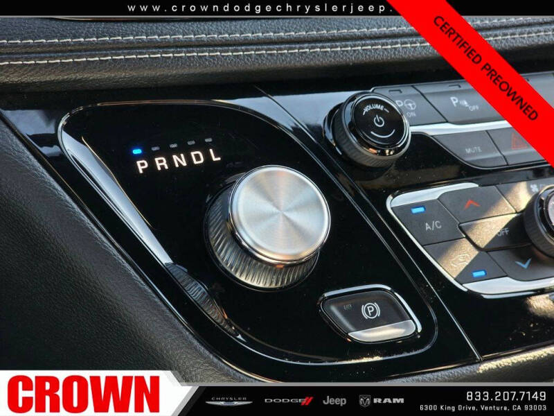 2024 Chrysler Pacifica Plug-In Hybrid Select