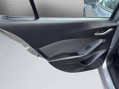 2016 Mazda MAZDA3 i Sport