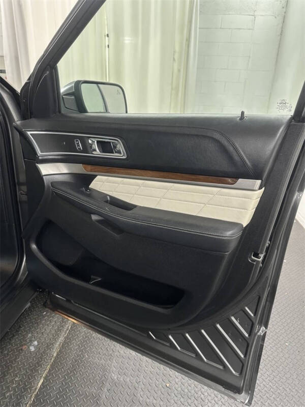 2016 Ford Explorer Platinum