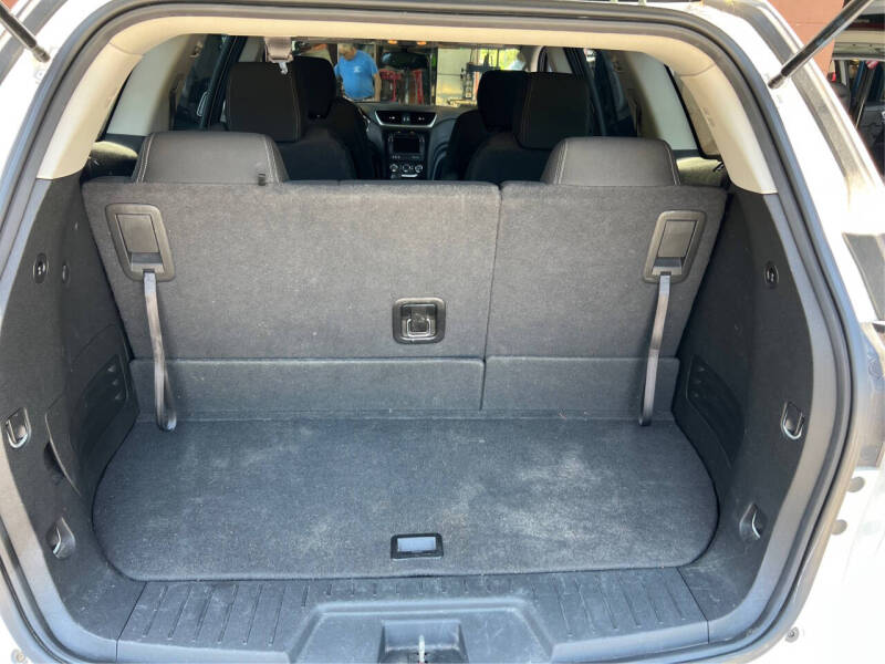 2017 Chevrolet Traverse LT